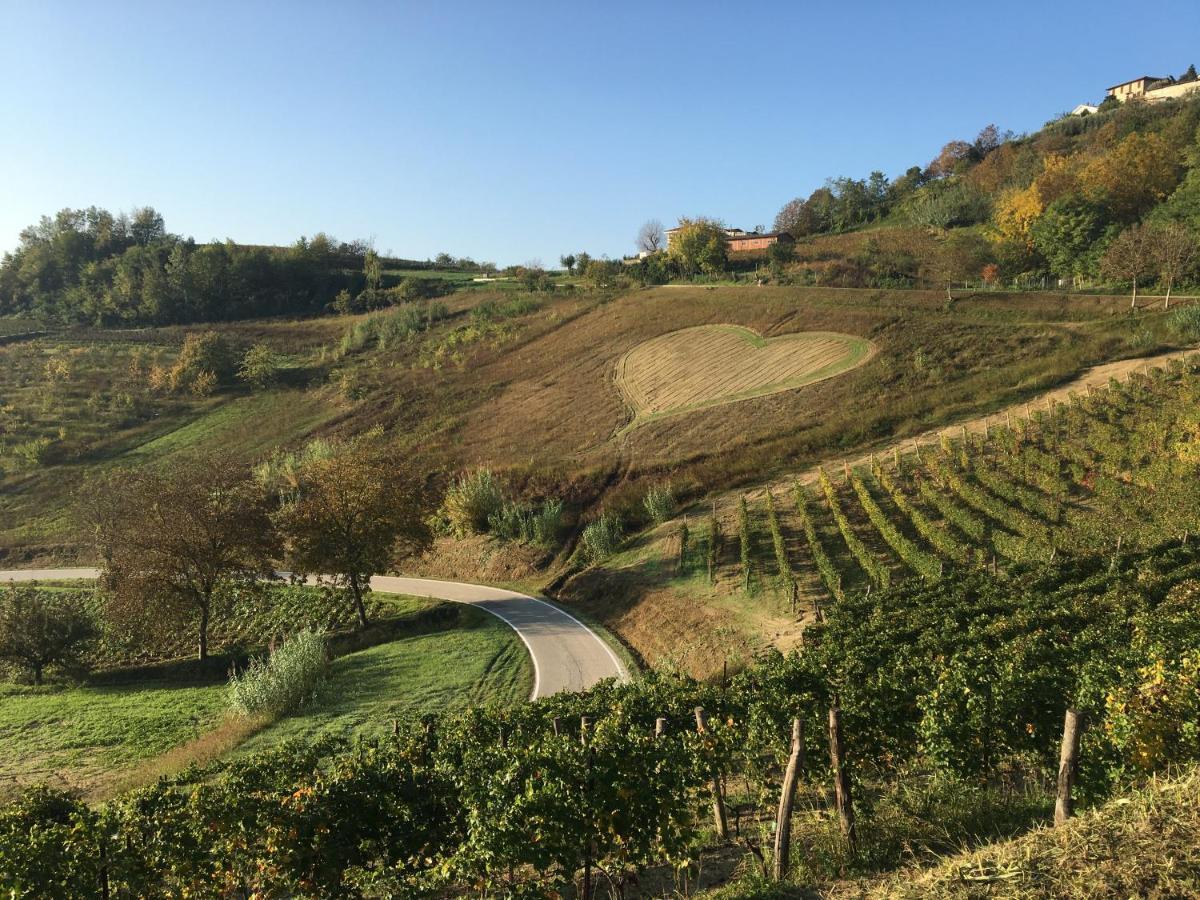 Villa Takápradalù Cisterna dʼAsti Esterno foto
